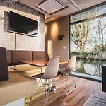 Aquahome - Np De Biesbosch - Bijzonder Overnachten Op Houseboat! בקתה *