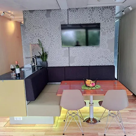 Aquahome - Np De Biesbosch - Bijzonder Overnachten Op Houseboat! Chalet *