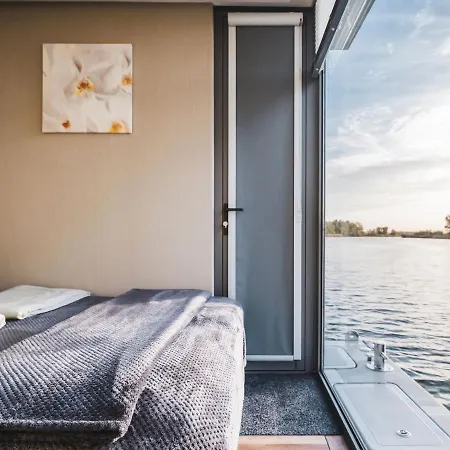 Aquahome - Np De Biesbosch - Bijzonder Overnachten Op Houseboat! Werkendam