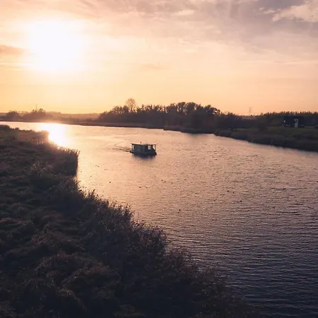 Chalet Aquahome - Np De Biesbosch - Bijzonder Overnachten Op Houseboat! *
