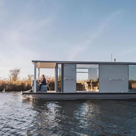 Aquahome - Np De Biesbosch - Bijzonder Overnachten Op Houseboat!