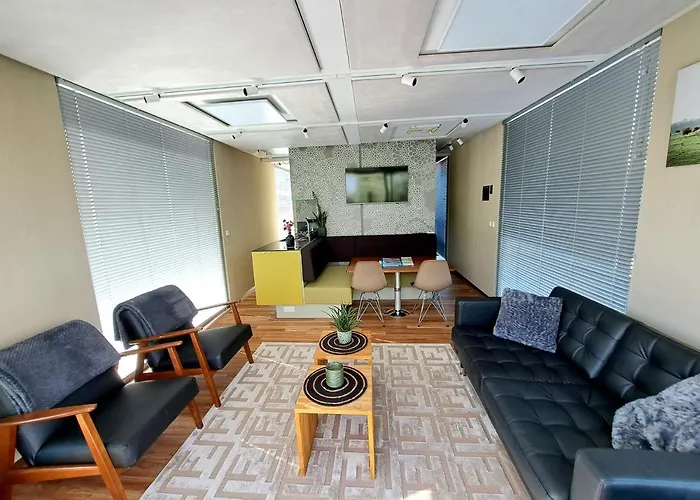 Aquahome - Np De Biesbosch - Bijzonder Overnachten Op Houseboat! *