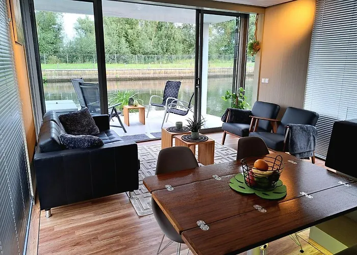Aquahome - Np De Biesbosch - Bijzonder Overnachten Op Houseboat! *