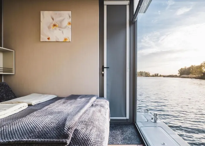 Aquahome - Np De Biesbosch - Bijzonder Overnachten Op Houseboat! Werkendam