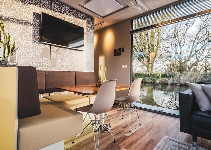 Alpesi faház Aquahome - Np De Biesbosch - Bijzonder Overnachten Op Houseboat! *