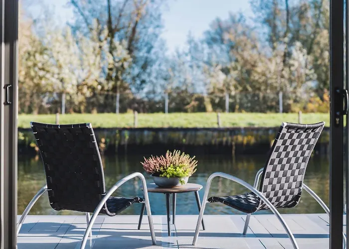 Alpesi faház Aquahome - Np De Biesbosch - Bijzonder Overnachten Op Houseboat! Werkendam