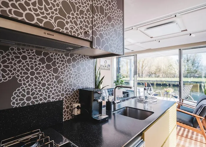 Aquahome - Np De Biesbosch - Bijzonder Overnachten Op Houseboat! Chalet *