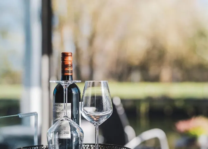 Alpesi faház Aquahome - Np De Biesbosch - Bijzonder Overnachten Op Houseboat! *