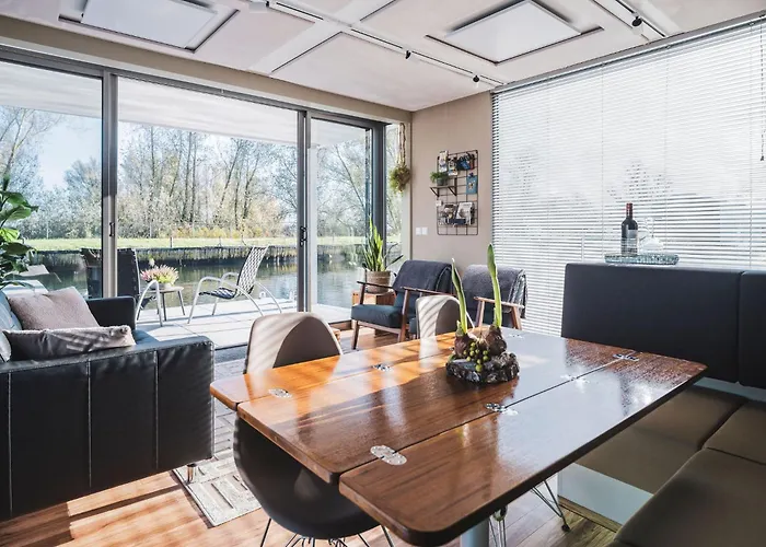 Aquahome - Np De Biesbosch - Bijzonder Overnachten Op Houseboat! Alpesi faház Werkendam