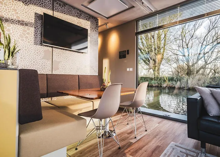 Aquahome - Np De Biesbosch - Bijzonder Overnachten Op Houseboat! Alpesi faház *