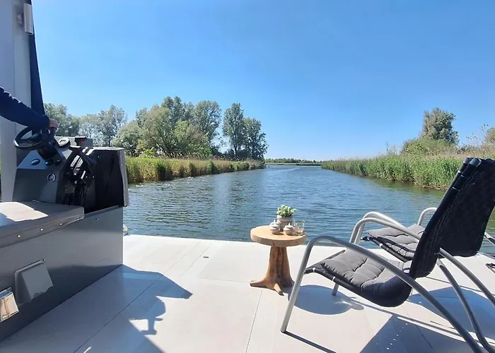Aquahome - Np De Biesbosch - Bijzonder Overnachten Op Houseboat! *