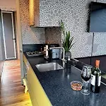 Aquahome - Np De Biesbosch - Bijzonder Overnachten Op Houseboat!