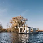 Aquahome - Np De Biesbosch - Bijzonder Overnachten Op Houseboat! Chalet