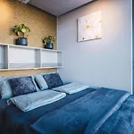 Aquahome - Np De Biesbosch - Bijzonder Overnachten Op Houseboat! Chalet