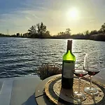 Aquahome - Np De Biesbosch - Bijzonder Overnachten Op Houseboat! * Werkendam