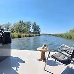 Aquahome - Np De Biesbosch - Bijzonder Overnachten Op Houseboat! *